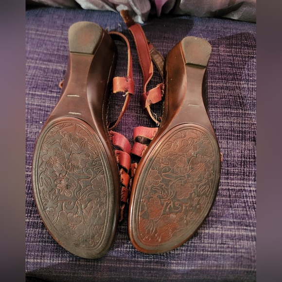 Strictly Comfort Sandals Womens Size 7M Brown Leather Upper Buckle, quality - Picture 3 of 8